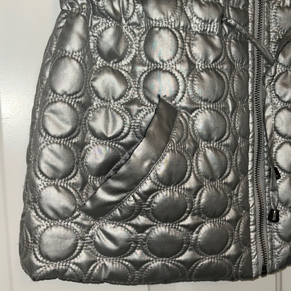 Activology Quilted Women's Puffer Vest SM Silver Metallic Cinched Waist Full Zip - Picture 3 of 13